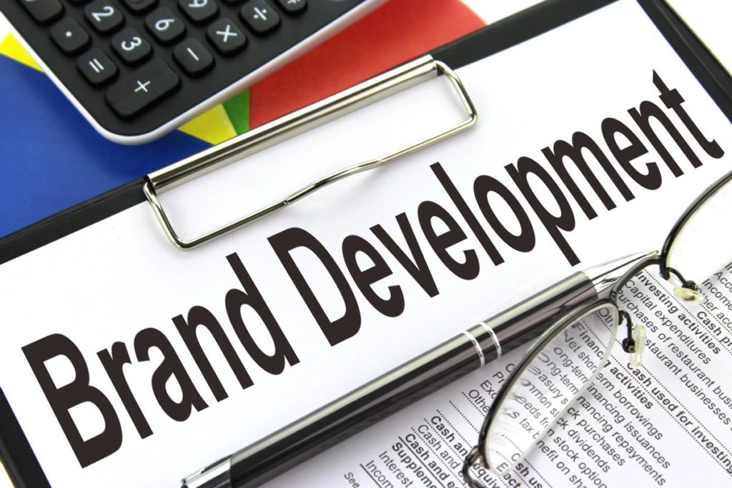 financial advisors build their brands with link building brand development